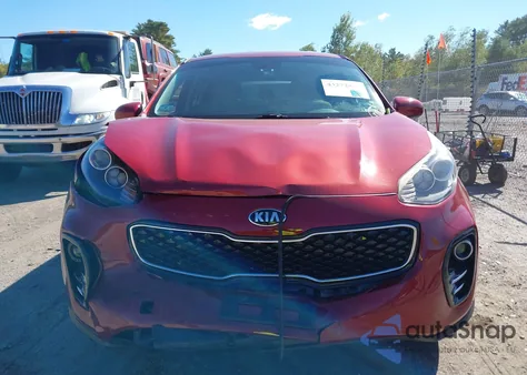 2018 Kia Sportage Lx z USA, uszkodzony, nr VIN KNDPMCAC6J7447681